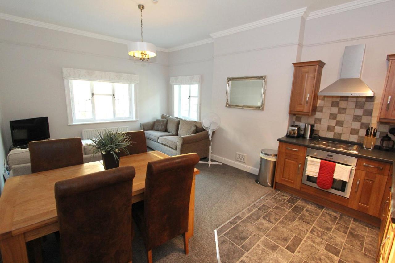 Character Apartment With Views Over City Centre & The Historic Rows Chester Esterno foto